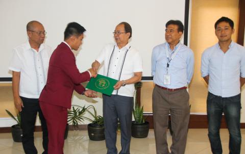 ATI Director Alfredo Aton, DA Assistant Secretary Andrew Villacorta, ATI Partnerships and Accreditation Division chief Renato dela Cruz, and Japan Agricultural Exchange Council Local Coordinator Koji Kaneda